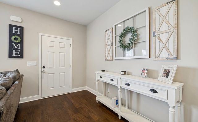 135 Santa Rosa Dr, Gallatin, TN 37066