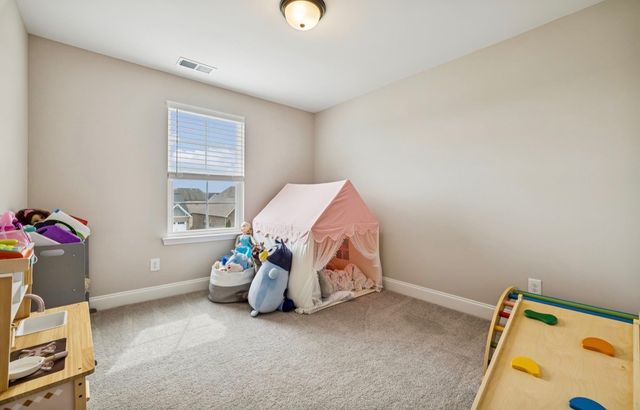 135 Santa Rosa Dr, Gallatin, TN 37066