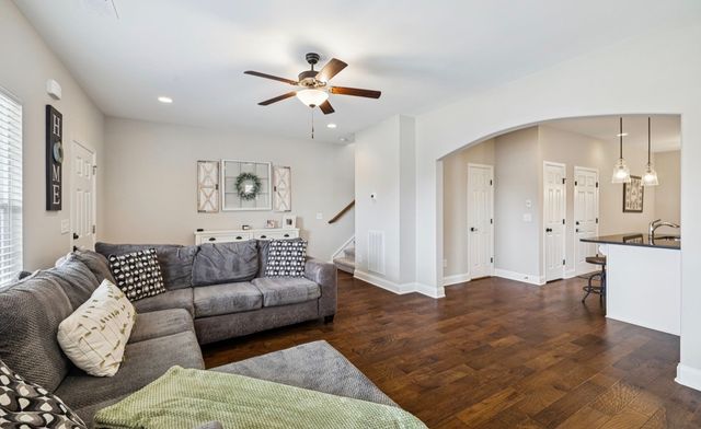 135 Santa Rosa Dr, Gallatin, TN 37066