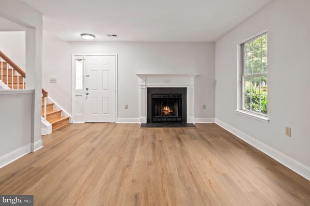 8684 VENOY CT, Alexandria, VA 22309