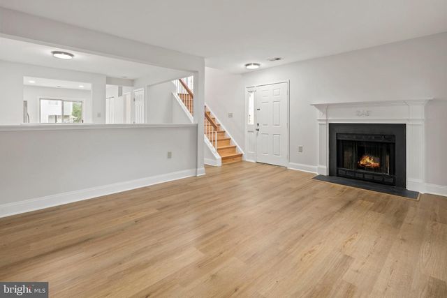 8684 VENOY CT, Alexandria, VA 22309