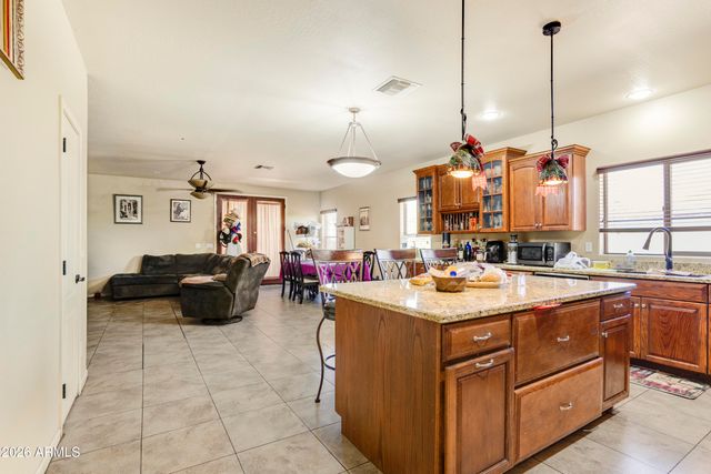 7612 N 81st Lane, Glendale, AZ 85303