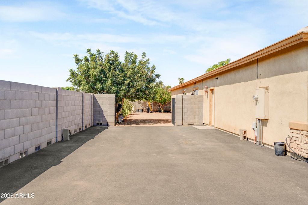 7612 N 81st Lane, Glendale, AZ 85303 — photo 4