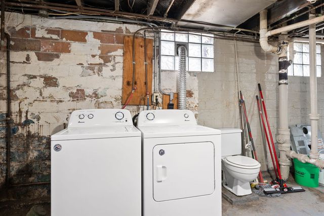 606 Indian Road, Davenport, IA 52802