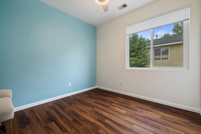 368 Nutcrest Ct, Oakdale, CA 95361