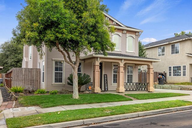 368 Nutcrest Ct, Oakdale, CA 95361