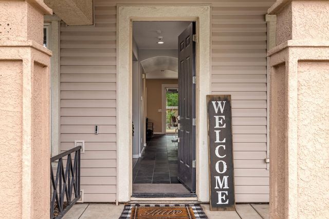 368 Nutcrest Ct, Oakdale, CA 95361