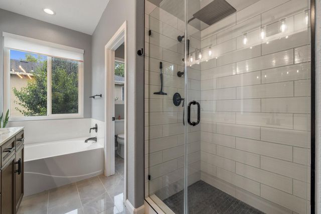 368 Nutcrest Ct, Oakdale, CA 95361