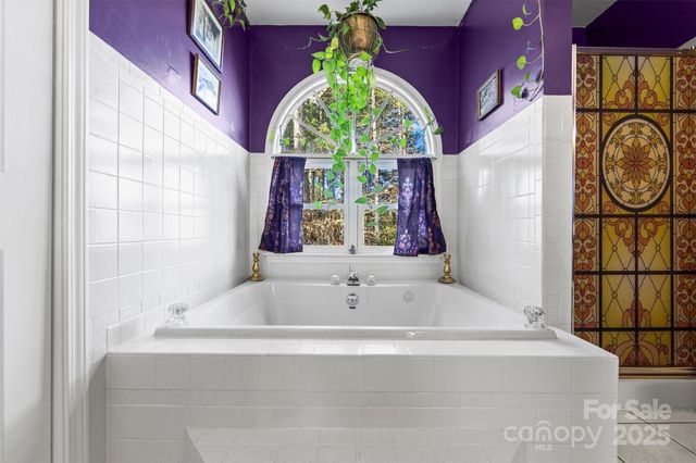 9 Meadow Wood Trail, Fletcher, NC 28732