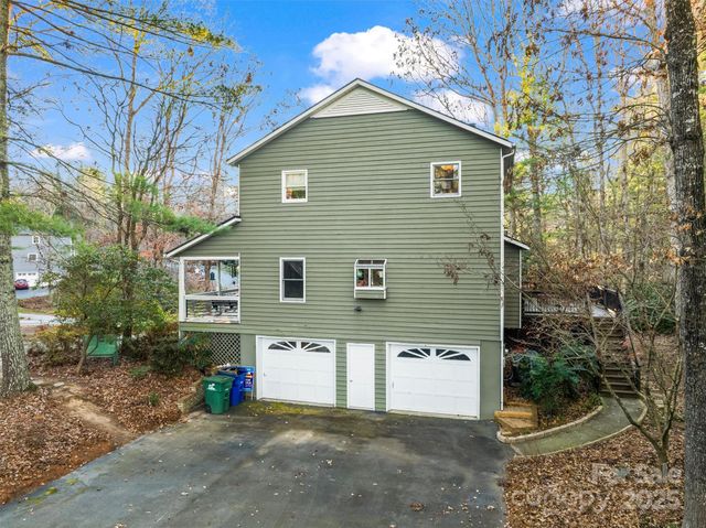 9 Meadow Wood Trail, Fletcher, NC 28732