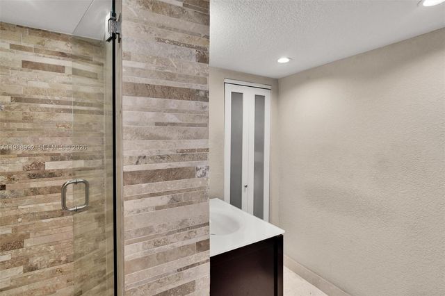 2829 Indian Creek Dr 1102, Miami Beach, FL 33140