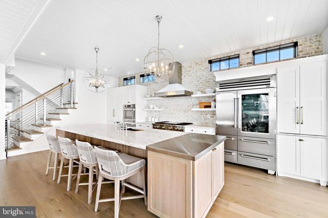 917 S ATLANTIC AVE, Beach Haven, NJ 08008