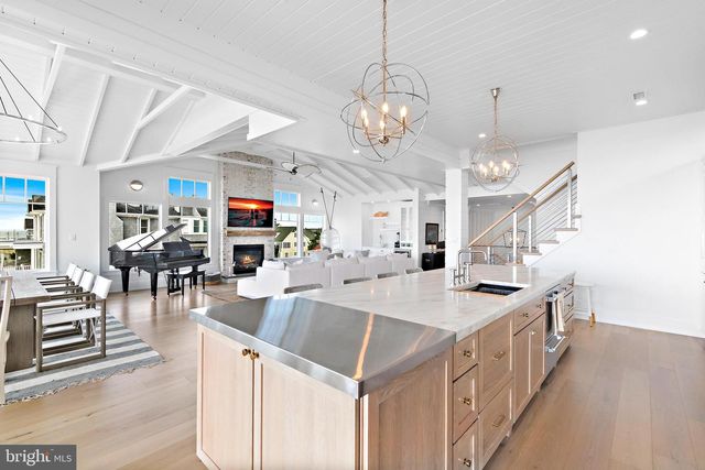 917 S ATLANTIC AVE, Beach Haven, NJ 08008
