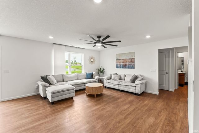 715 Aviation Drive, Ossian, IN 46777