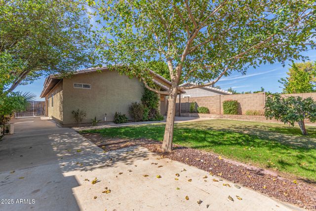 19011 N 12TH Drive, Phoenix, AZ 85027