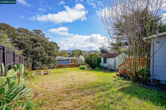 742 La Paloma Rd, El Sobrante, CA 94803