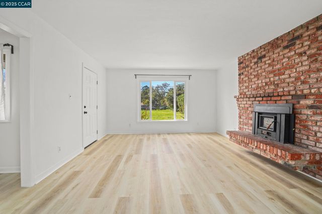 742 La Paloma Rd, El Sobrante, CA 94803