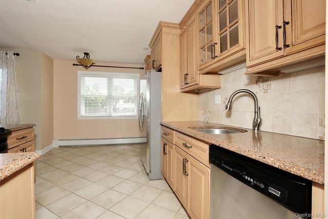 231 N Middletown Road H, Pearl River, NY 10965