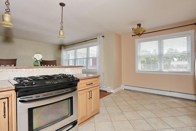 231 N Middletown Road H, Pearl River, NY 10965