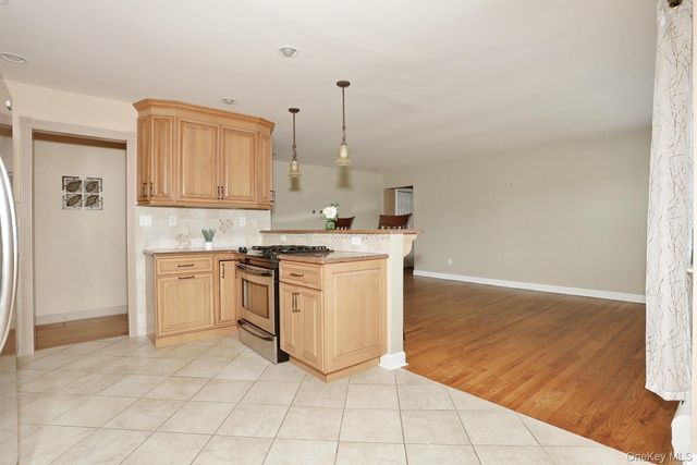 231 N Middletown Road H, Pearl River, NY 10965
