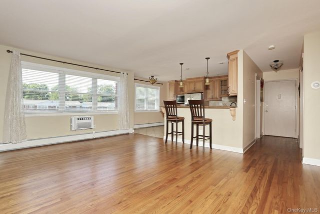 231 N Middletown Road H, Pearl River, NY 10965