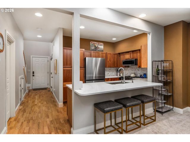 12210 Sw MEADER Way, Beaverton, OR 97008