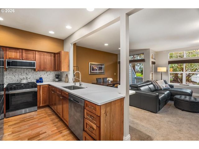 12210 Sw MEADER Way, Beaverton, OR 97008