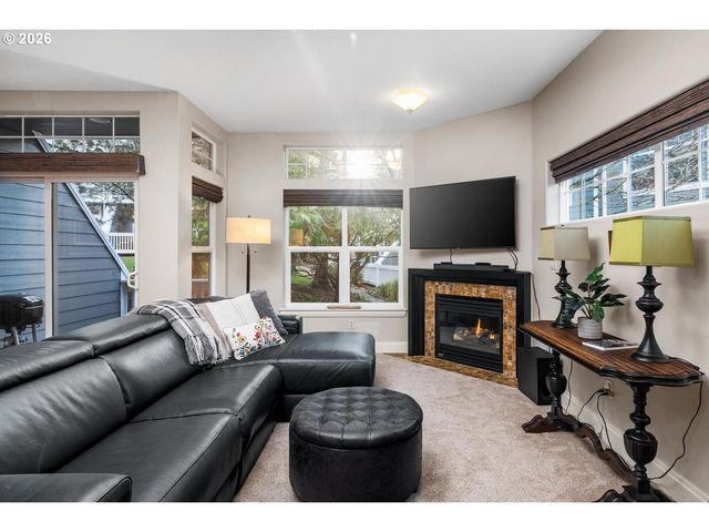 12210 Sw MEADER Way, Beaverton, OR 97008