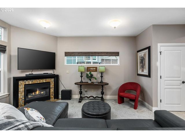 12210 Sw MEADER Way, Beaverton, OR 97008