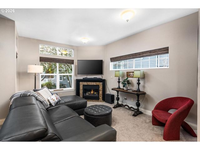 12210 Sw MEADER Way, Beaverton, OR 97008