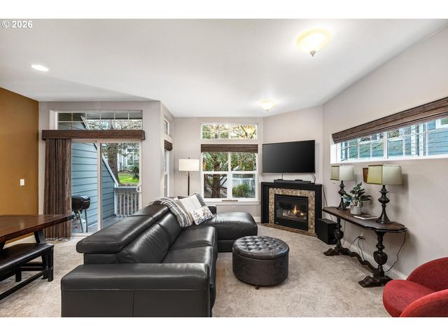 12210 Sw MEADER Way, Beaverton, OR 97008