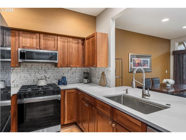 12210 Sw MEADER Way, Beaverton, OR 97008