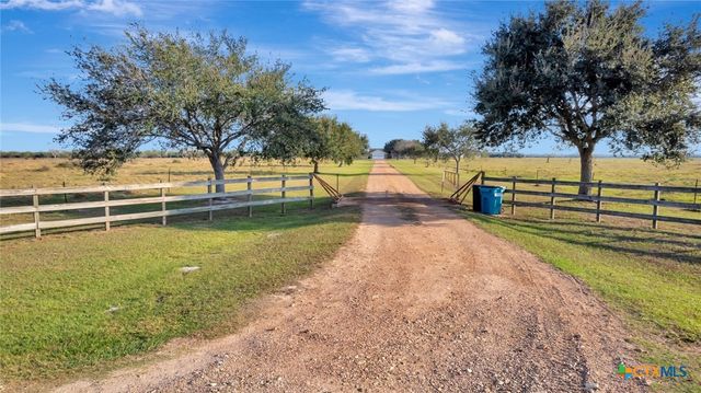 399 Keefe Road, Victoria, TX 77905
