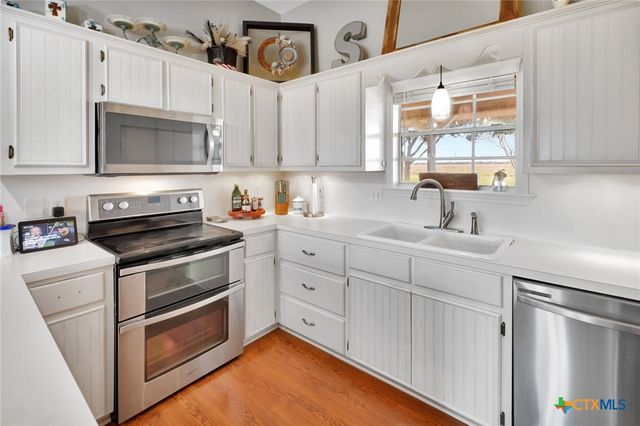 399 Keefe Road, Victoria, TX 77905