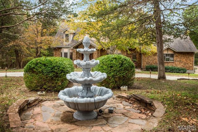 1075 Eureka Road, Eureka, MO 63025