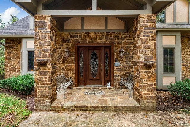 1075 Eureka Road, Eureka, MO 63025