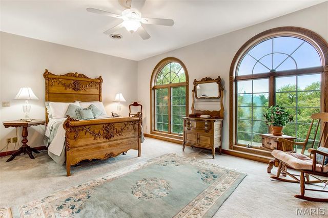 1075 Eureka Road, Eureka, MO 63025