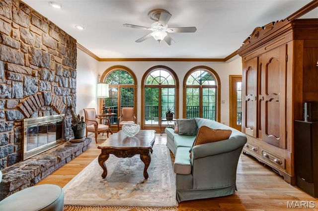 1075 Eureka Road, Eureka, MO 63025