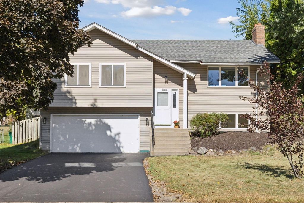 13818 78th Avenue N, Maple Grove, MN 55311