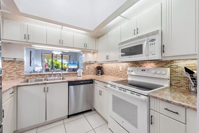 4430 47TH AVENUE W 202, Bradenton, FL 34210