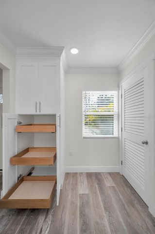 315 BATH STREET, Tarpon Springs, FL 34689