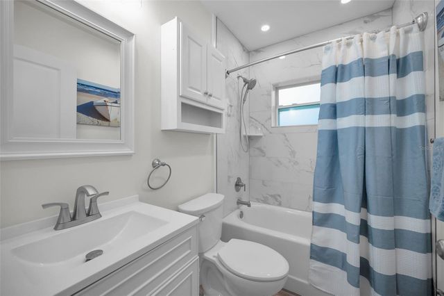 315 BATH STREET, Tarpon Springs, FL 34689