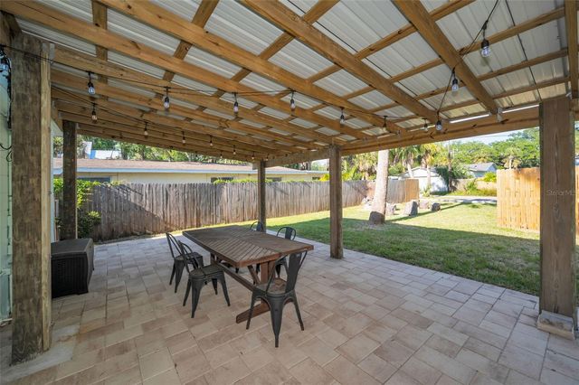 315 BATH STREET, Tarpon Springs, FL 34689