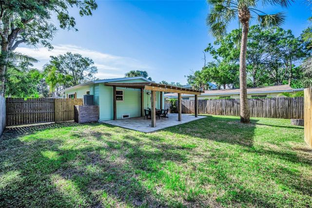 315 BATH STREET, Tarpon Springs, FL 34689