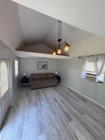 315 BATH STREET, Tarpon Springs, FL 34689