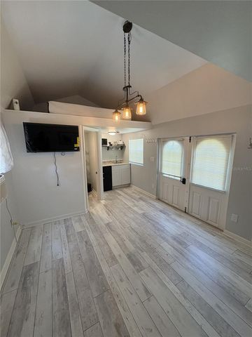 315 BATH STREET, Tarpon Springs, FL 34689