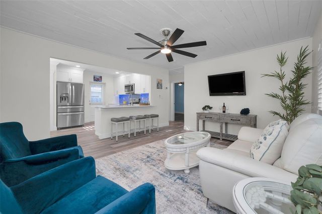 315 BATH STREET, Tarpon Springs, FL 34689