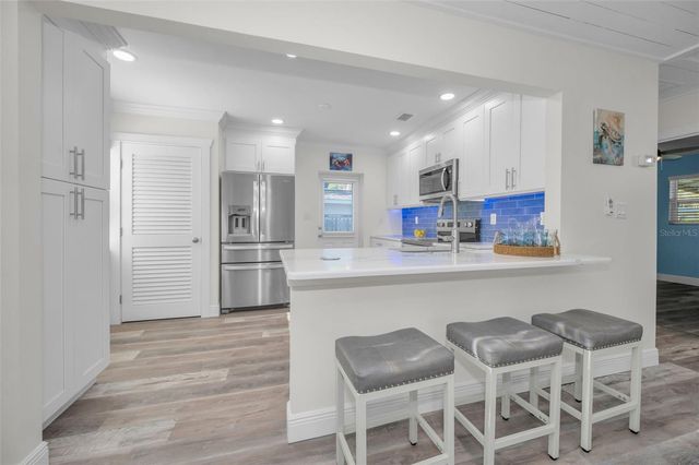 315 BATH STREET, Tarpon Springs, FL 34689