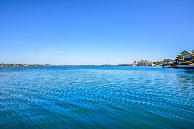 120 Applehead Island DR, Horseshoe Bay, TX 78657