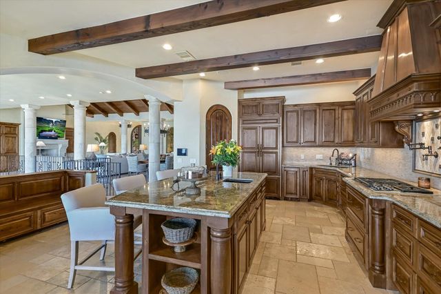 120 Applehead Island DR, Horseshoe Bay, TX 78657